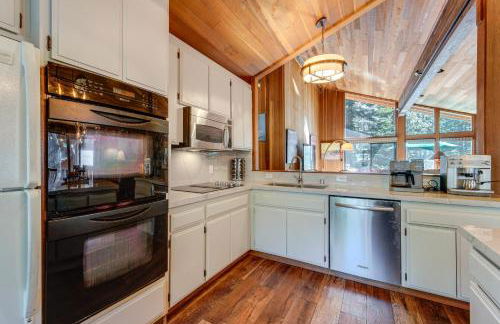 Family-Friendly Truckee Cabin Near Ski Shuttle! - Foto 10