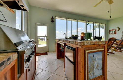 Waterfront Lake Placid Home with Private Dock! - Foto 12