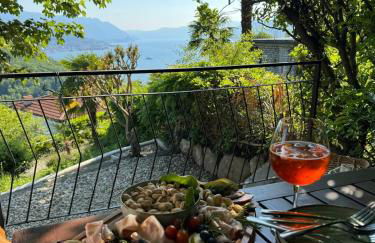 Artsy Italian lake retreat with stunning views! - Foto 7