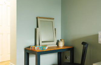 Central Whitchurch - Lowcross House Guest Bedroom 5 - Photo 8