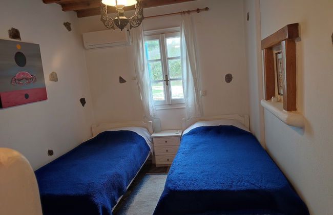 Ornos Beachside 2 Bd Stylish House - Photo 2