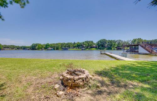 Dock, Deck and Kayaks Home on Cedar Creek Reservoir - Foto 32