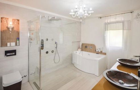 Exceptional Villa with Sea View, Pool & Privacy - Foto 8