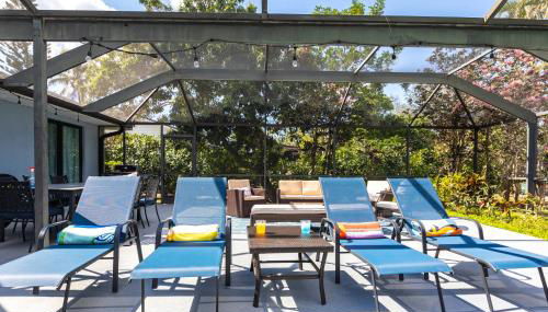 3BR With HUGE 2k sq ft Lanai & Seasonally Heated Pool - Foto 3, sunbed