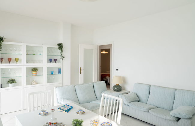 2 bedroom Apartment in Ventimiglia - Photo 5