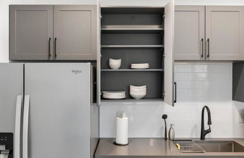 Upscale 2BR Near Regions Field n Park - Foto 15