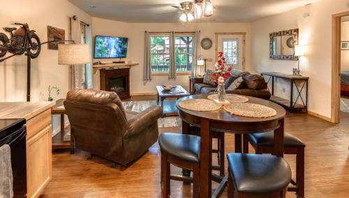 Smoky Mountain Basecamp Just 5 Mins to Harrah Casino - Foto 2