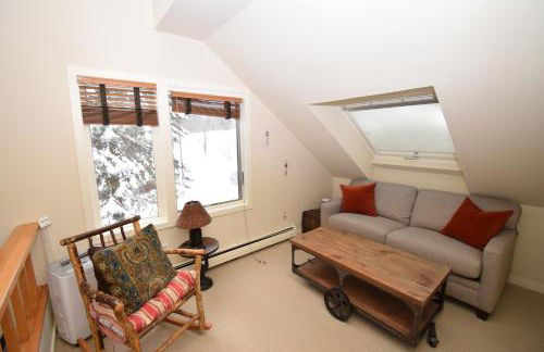 Stratton Mountain Condo with a Hot Tub! Sleeps 12! - Photo 49