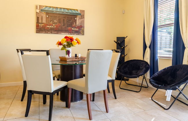 Rare Find! House of Happiness by MIA Zoo & FL Keys - Foto 16