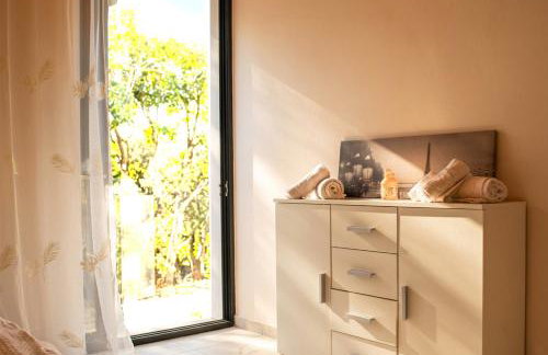 The Beach White House - 80m from the Beach - Renovated - Foto 4