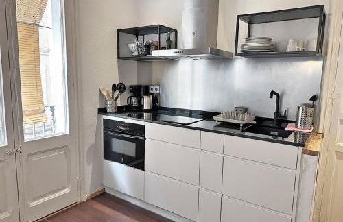 Barceloneta Suites Apartments Market - Photo 15