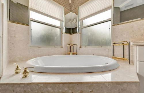 6B Waterfront Game Room Pool Hot Tub Dock - Foto 33