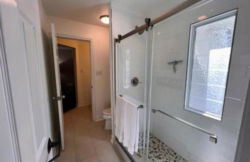 Gated Estate Escape! Three BR - Foto 34