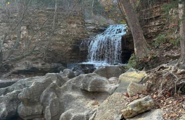 Modern Mountainside Cabin - Photo 26