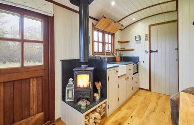 Host Stay Cwch Gwenyn - Photo 8