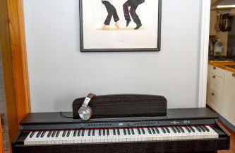 Marketplace Glastonbury - Photo 23