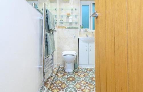 Pass the Keys Family Friendly home in Baildon Court-Free Parking - Foto 38