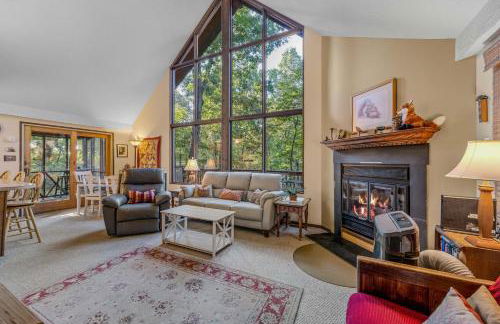 Fox Hollow - Hot Tub, Wifi, Pet Friendly, Screen Porch, Deck, Recreation Center, Pool Access, Golf Nearby, Hiking, Grill, Fireplace, King Bed - Foto 21