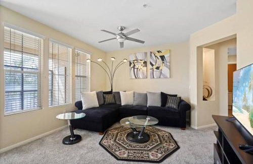 Luxury 2BR/2BA! 5 MIN to Disney! - Photo 1