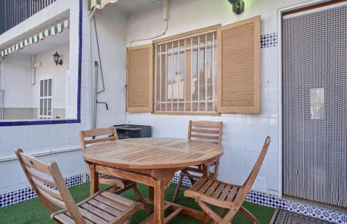 Sunny Coastal Retreat with Pool & Terrace - Foto 22