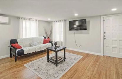 The Lambo Beach Cozy Retreat 2BR 2BA, Near UTMB & Cruise Port - Foto 12