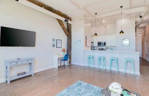 Breakfast at Tiffanys Downtown Newport News - Foto 8