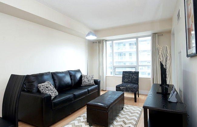 WhiteHall Suites- Yorkville - Photo 20