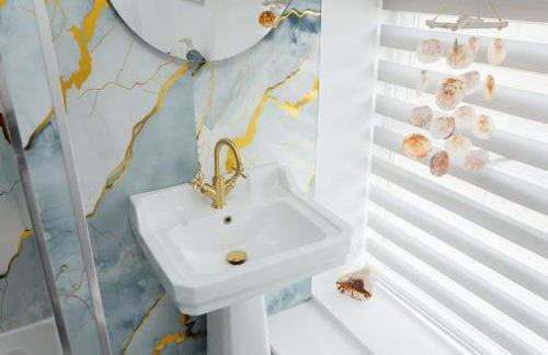 Cosy Welsh Cottage in St Davids Centre with Garden - Photo 34