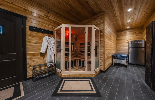 Chateau Fortine Retreat for 6! - Photo 32