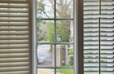 'BRAMLEY FALL COTTAGE' NEW AVAILABILITY - Attached Cottage,3 Bedrooms-1 on ground level, SLEEPS 6-2 Bathrooms, Wittering and Chichester easy drive, Child friendly,Small Breed Dog Friendly 2 max, Parking-EV Point - Foto 16