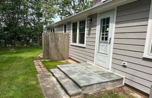 Steps to Beach + Sunset Views! East Marion Home - Foto 28