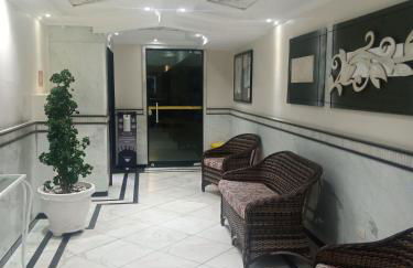 Apto Com Sacada e Ar Condicionado a 2 minutos da Praia - Foto 23