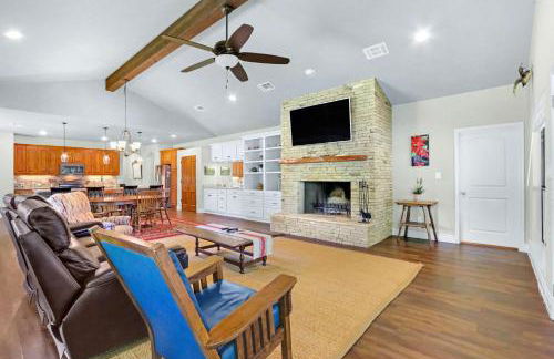 Beautiful Lakefront Cabin - Something For Everyone - Photo 59