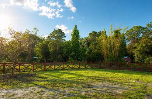 Peaceful Fishing Retreat 2BR Suit w Gated Parking - Photo 10