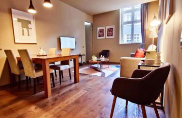 Gary01 Exclusive Top Floor 2BD by the Timeout Market - Photo 5