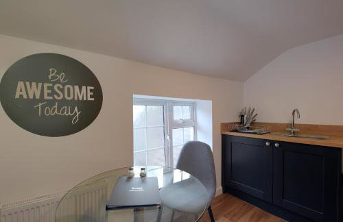 Donington Cottage Apt 5 - Photo 4