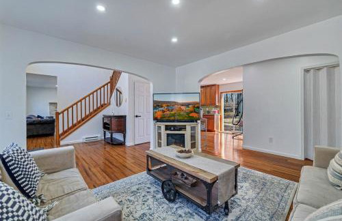 Home in Bushkill Saw Creek Poconos area - Photo 2