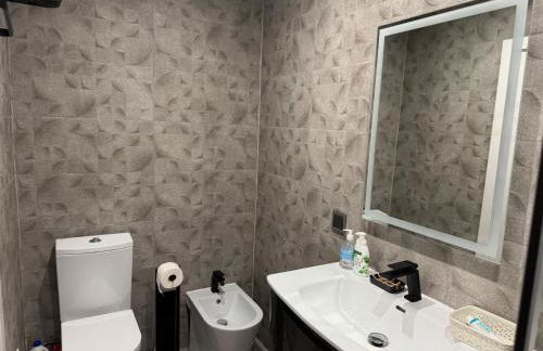 Funchal Apt- Sleeps 2 - Pool & Parking - Madeira - Foto 23