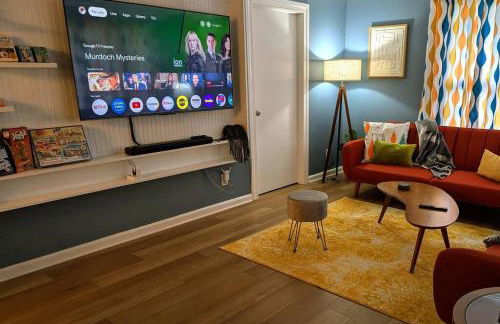 Kitchen, Laundry & Fenced Yard - Foto 5