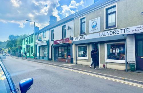 Treforest Apartment 2 Bedrooms - Next Station- Free Parking - Foto 3