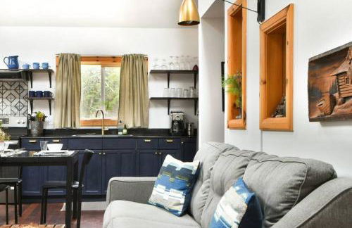 Serene Retreat on a Stream - Photo 32