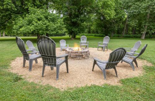 Riverfront Log Cabin Hot Tub, Mtn Views & Hottub - Foto 3