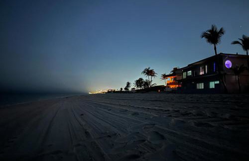 Walk to Hollywood Beach: Luxury Family Getaway! - Photo 52