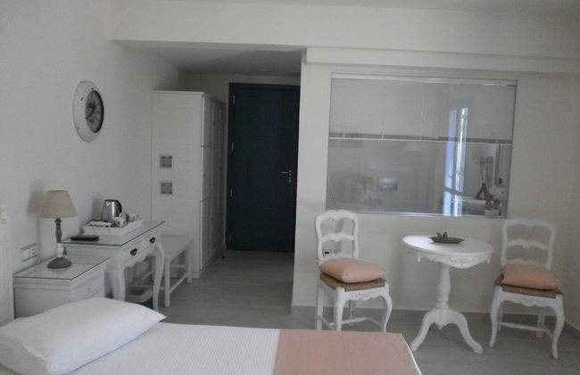 Alkyoni Beach Hotel - Photo 9