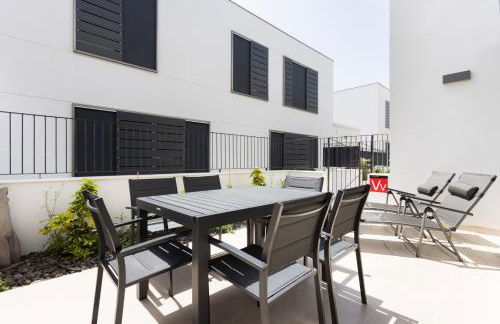 Home2Book Cozy & Modern Apt, Pool & Terrace - Foto 8