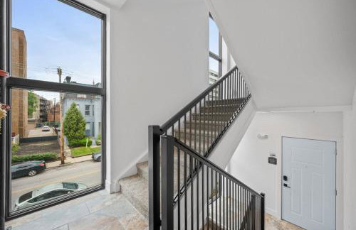 PFR Suites - Highland, 3BR 2BA Shadyside Condo, 2 King Beds, 3rd Floor Walkup - Foto 47