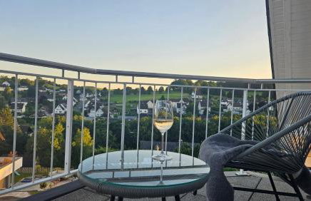 Natur-Design "Platzhirsch Sauerland" - Sauna, Kamin, Balkon, Garten, Hütte, Grill - Foto 33