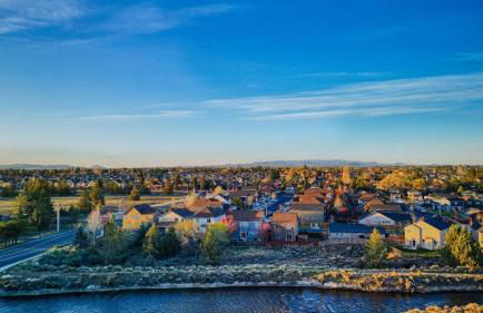 Canal Trail Base Camp by AvantStay Hot Tub Deck Walk to Pickleball 10 Min to Bend Family Friendly - Foto 74