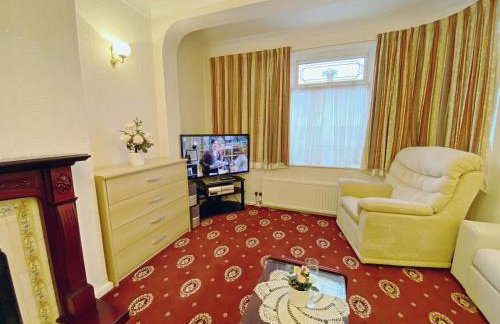 Barking London House sleeps 12 - parking - train tube - airport - Foto 3