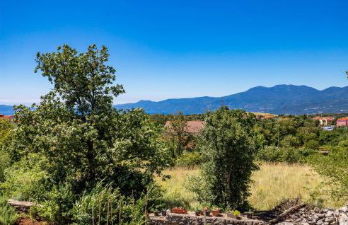 2 Bedroom Lovely Apartment In Viskovo - Photo 13